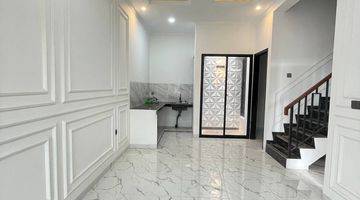 Gambar 3 Rumah 2 Lantai Classic Modern Siap Huni Di Bintaro