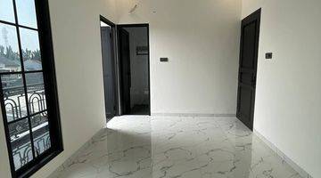 Gambar 2 Dijual Rumah 2 Lantai America Classic Modern Lokasi Bintaro Jaya