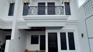 Gambar 1 Rumah 2 Lantai America Classic Modern Lokasi Bintaro 