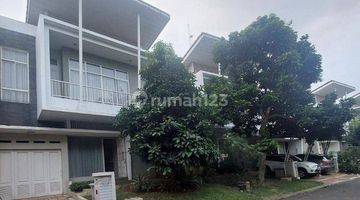 Gambar 1 Rumah 2 Lantai Tipe Minimalis di Kawasan Asri The Springs, Summarecon Serpong Cluster Grisea, Gading Serpong Tangerang