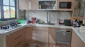 Gambar 5 Rumah 3 Lantai Bagus Semi Furnished SHM di Hook, Tangerang