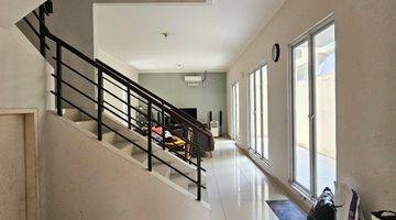 Gambar 1 Rumah 2 Lantai Semi Furnished SHM di San Lorenzo Gading Serpong, Tangerang Selatan