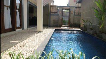 Gambar 1 FOR RENT VILLA SEMINYAK 3BEDROOMS FULLY FURNISHED 