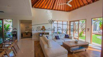 Gambar 4 3 Bedroom Ricefield View Villa For Sale In Berawa Bali