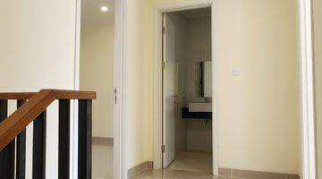 Gambar 2 Rumah 2 Lantai Semi Furnished di Cluster Agnesi, Gading Serpong