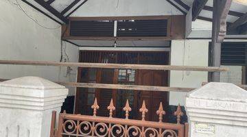 Gambar 3 Rumah Di Kemayoran Butuh Renovasi. Hanya Jual Tanah