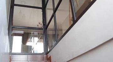 Gambar 4 Rumah 3 Lantai Bagus Furnished Ciwaruga