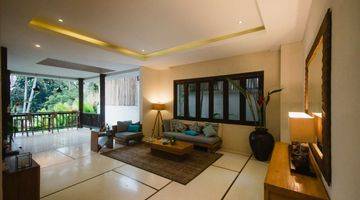 Gambar 2 Vila 2 Lantai Dengan 3 Kamar View Taman Di Ubud Furnished SHM