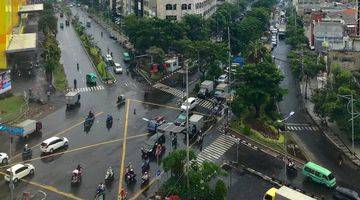 Gambar 3 Toko Hook Di Pasar Turi