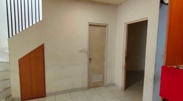 Gambar 5 Dijual Rumah 2 Lantai Semifurnish Cluster Martinez Gading Serpong 