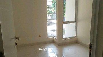 Gambar 5 Rumah Unfurnished Bagus Jl. Natura Basea