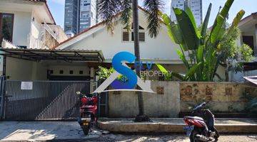 Gambar 3 Rumah 2 Lantai Semi Furnished di Kebayoran Baru, Jakarta Selatan