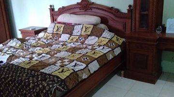 Gambar 5 Rumah Furnished Sudah Renovasi di Villa Bukit Indah 160m² Rp65 Juta Tahun