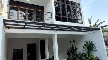 Gambar 1 Rumah 3 Lantai Design Menarik Ada Rooftop Di Jatibening 