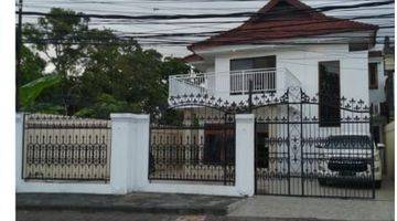 Gambar 1 Dijual Rumah 2 Lantai Furnished Seminyak