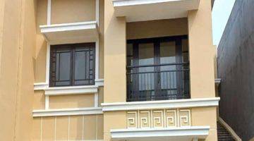 Gambar 1 DIJUAL RUMAH 2 LANTAI SIAP HUNI DAN SEMI FURNISHED CUMA 2M-an LOKASI SUPER STRATEGIS