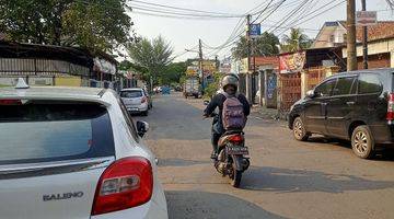 Gambar 3 Dijual Rumah SHM 300m2 Bagus Pinggir Jalan Raya cocok untuk Usaha