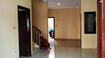 Gambar 4 DIJUAL RUMAH 2 LANTAI SIAP HUNI DAN SEMI FURNISHED CUMA 2M-an LOKASI SUPER STRATEGIS