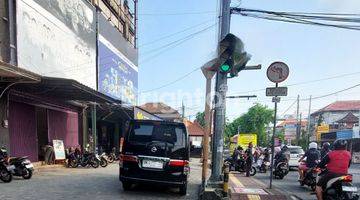 Gambar 1 Ruko 3,5 Lantai Lokasi Strategis Parkiran Luas Di Sesetan- Diponegoro Denpasar