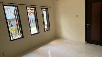 Gambar 4 Dijual Rumah 2 Lantai Di Perumahan The Paradise Utara Monjali