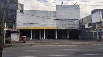 Gambar 1 Tempa Usaha Luas 1568M Ex Showroom Dipingir Jalan Raya Majapahit