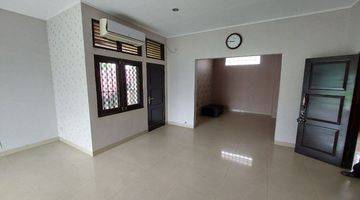 Gambar 4 Dijual Rumah Siap Huni + Tempat Usaha,butik