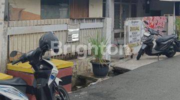 Gambar 5 Rumah tua hitung tanah, lebar bisa buat 2 rumah, 2 row jalan, bebas banjir, keamanan 24 jam di jalan sunan rawamangun [R 640 J]