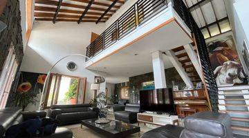 Gambar 2 Hitung tanah! Rumah Tropical Design Antik di Resort Dago Pakar cocok di jadikan Restoran/Cafe & Guest House/Villa

