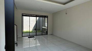 Gambar 2 Rumah gress modern minimalis, pintu smart lock, rumah, 2 Lantai, baru