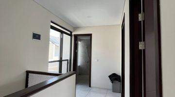 Gambar 4 Rumah gress modern minimalis, pintu smart lock, rumah, 2 Lantai, baru