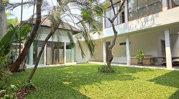 Gambar 5 FOR RENT TROPICAL MODERN HOUSE KEMANG