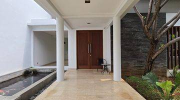 Gambar 2 FOR RENT TROPICAL MODERN HOUSE KEMANG