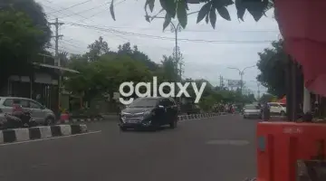 Gambar 4 Toko Selangkah Dari Tugu Jogja