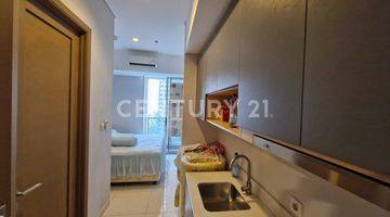 Gambar 1 Apartemen Taman Anggrek Residence Studio Lantai Sedang