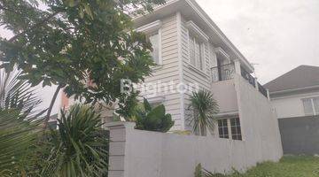 Gambar 1 Rumah Mewah Legalitas Shm 2,5 Lantai Royal Residence