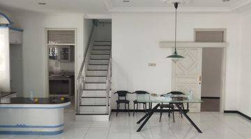 Gambar 2 Rumah elite furnished hook 2 lt di Srondol Bumi Indah