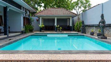 Gambar 1 Rumah Nyaman Dengan Kolam Renang di Trunuh, Klaten Selatan