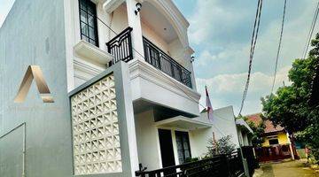 Gambar 3 Dijual Rumah Secondary Semi Furnished 2 Lantai 