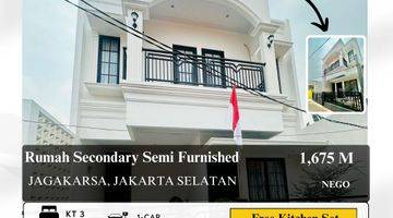 Gambar 1 Dijual Rumah Secondary Semi Furnished 2 Lantai 