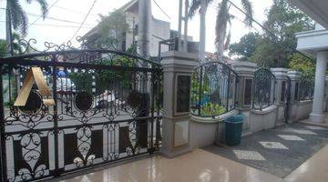 Gambar 5 Dijual Rumah Secondary Semi Furnished 2 Lantai Shm