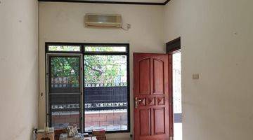 Gambar 3  Rumah Murah 2 Lantai Semi Furnished, Harga Cuma 1 Milyaran Di Taman Sutorejo, Surabaya