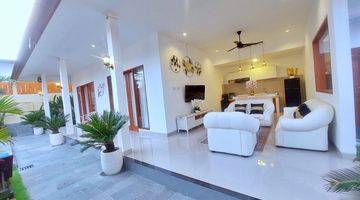 Gambar 4 VILLA For Rent in Canggu Near Batu Bolong Beach 