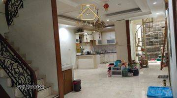 Gambar 4 Dijual Rumah Raffles Hills Cibubur