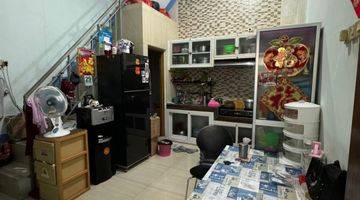 Gambar 1  Rumah Sunter 3 Lantai Semi Furnished