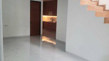 Gambar 5 Rumah 2 Lantai Baru Semi Furnished SHM di Bintaro Sektor 9, Tangerang Selatan