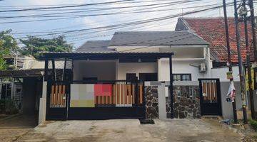 Gambar 1 Di Jual Rumah di jalan utama pekayon bekasi selatan