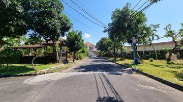 Gambar 5 Tanah Dalam Kompleks di Sesetan, Denpasar dekat Sanur