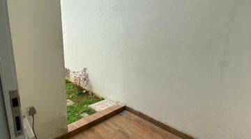 Gambar 5 Rumah 2 Lantai Semi Furnished SHM di Ciputat