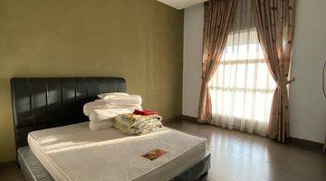 Gambar 3 Rumah 2 Lantai Semi Furnished SHM di Bintaro