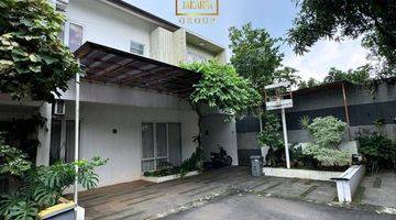 Gambar 2 Rumah 2 Lantai Dalam Cluster Ada Carport Hadap Barat